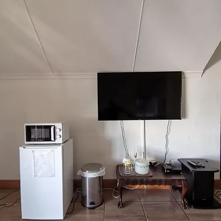 The Whitehouse Apartment Oudtshoorn Exterior photo