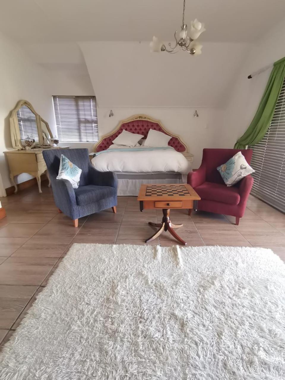Homestay The Whitehouse Oudtshoorn